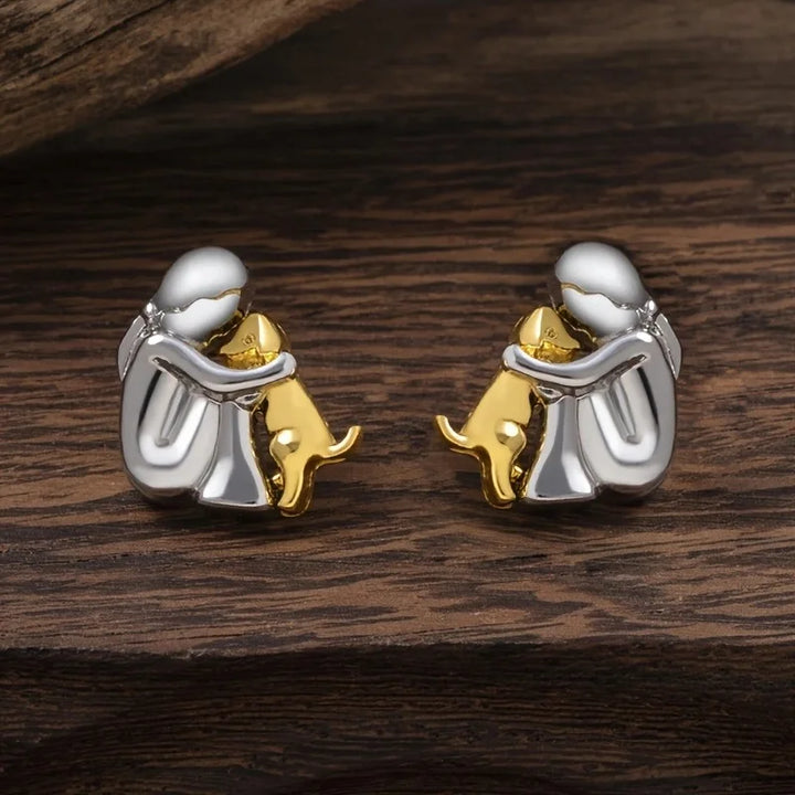 Alora™ | Hug Earrings