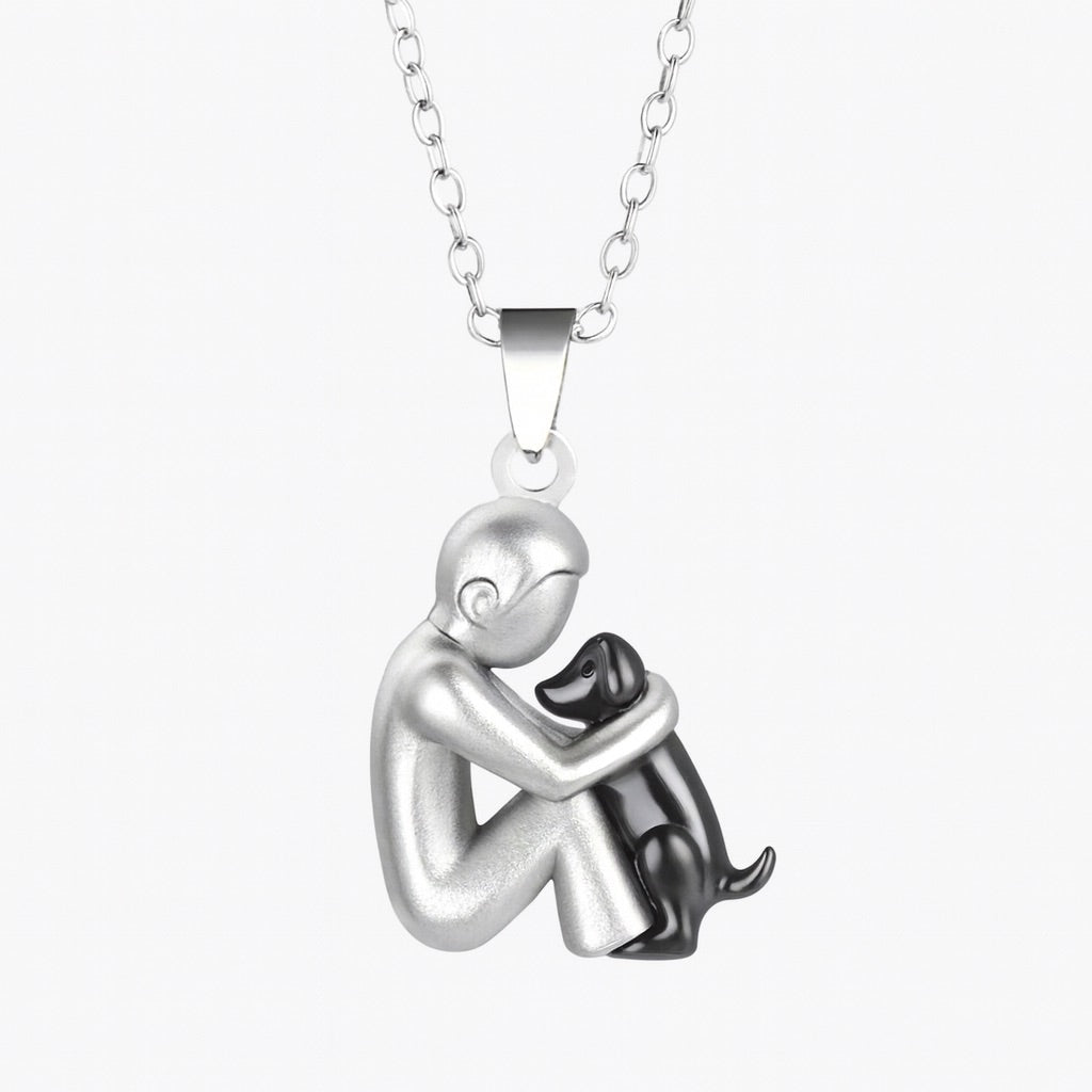 Alora™ | Hug Pendant Necklace